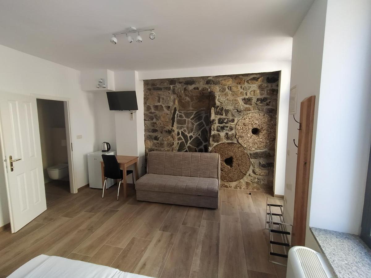 Apartmaji Maln Доленьске-Топлице Экстерьер фото